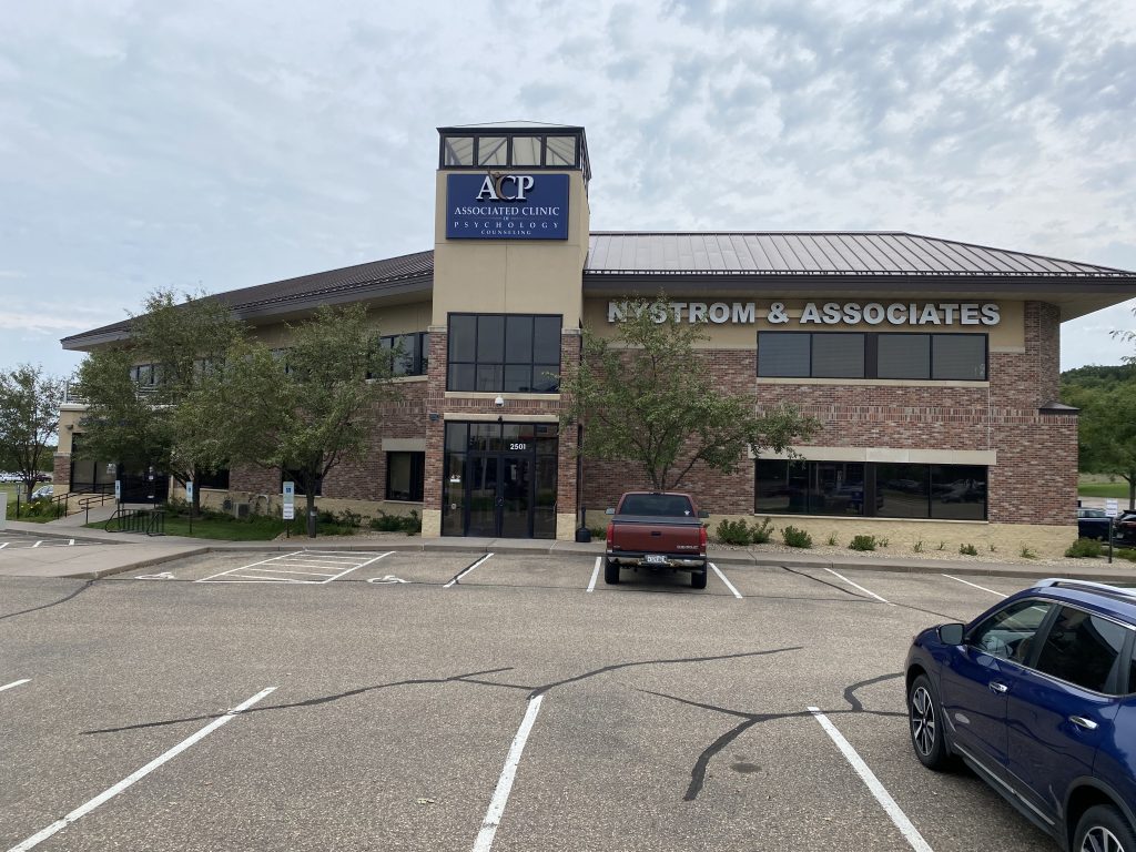 2501 Hanley Road, Hudson WI